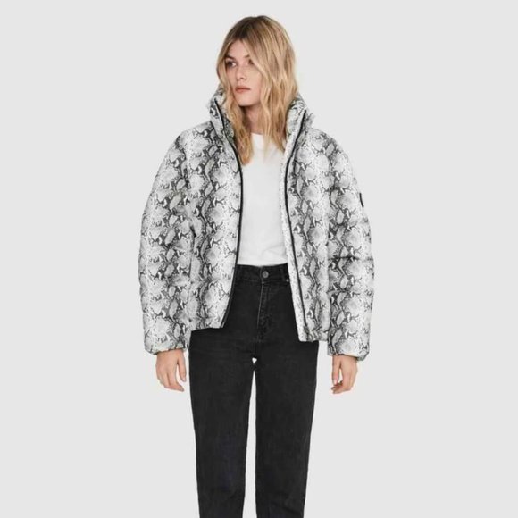 BNWT Noize Jozy snake print puffer jacket medium - Picture 1 of 3